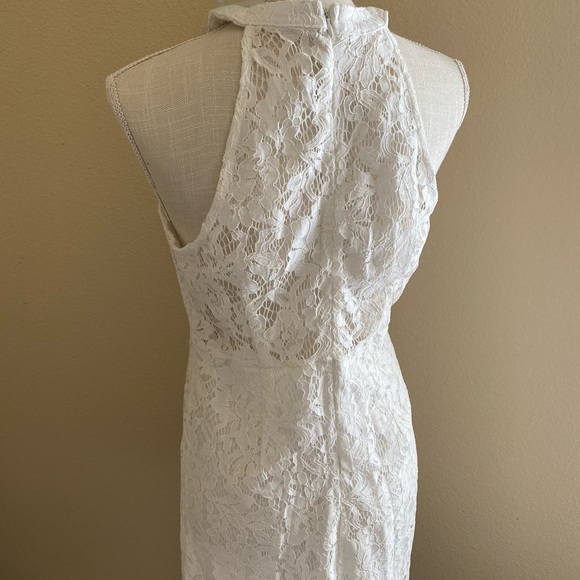 She + Sky Off-White Lace Sleeveless Dress - Picture 4 of 9